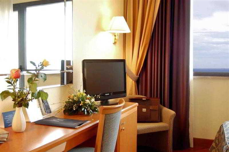 Hotel Delfino Taranto Eksteriør billede