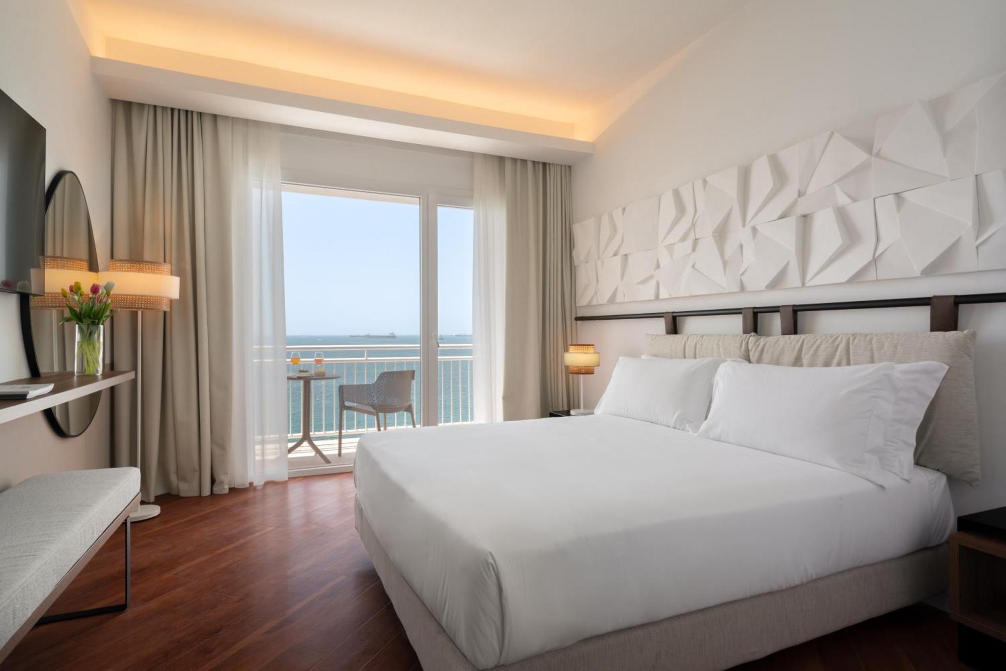 Hotel Delfino Taranto Eksteriør billede
